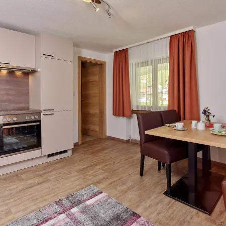 Fremdenpension Alpenruhe 3* Solden