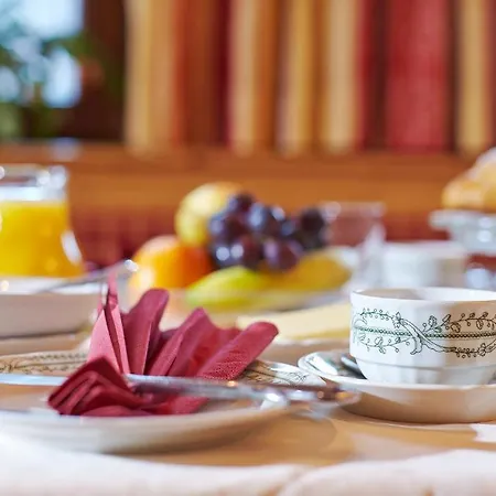 Fremdenpension Alpenruhe 3*