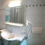 Fremdenpension Alpenruhe Pensión 3*